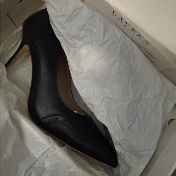 LAUREN RALPH LAUREN LYNDEN-PM-CTO BLACK
BURNISHED CALF Size 6 - Picture 3 of 7